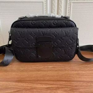 Bandolera Louis Vuitton negra