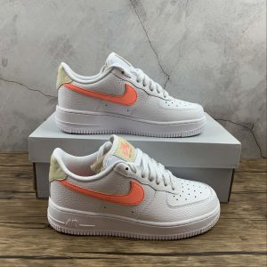 Nike Air Force 1'07 LV8