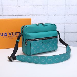 Bolso bandolera azul cielo Louis Vuitton