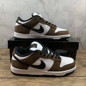 Nike SB Dunk Low "White Black Trail End Brown"