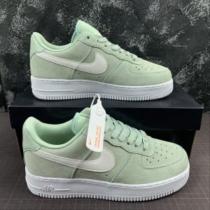 Nike Air Force 1'07 LV8 "Pistache"