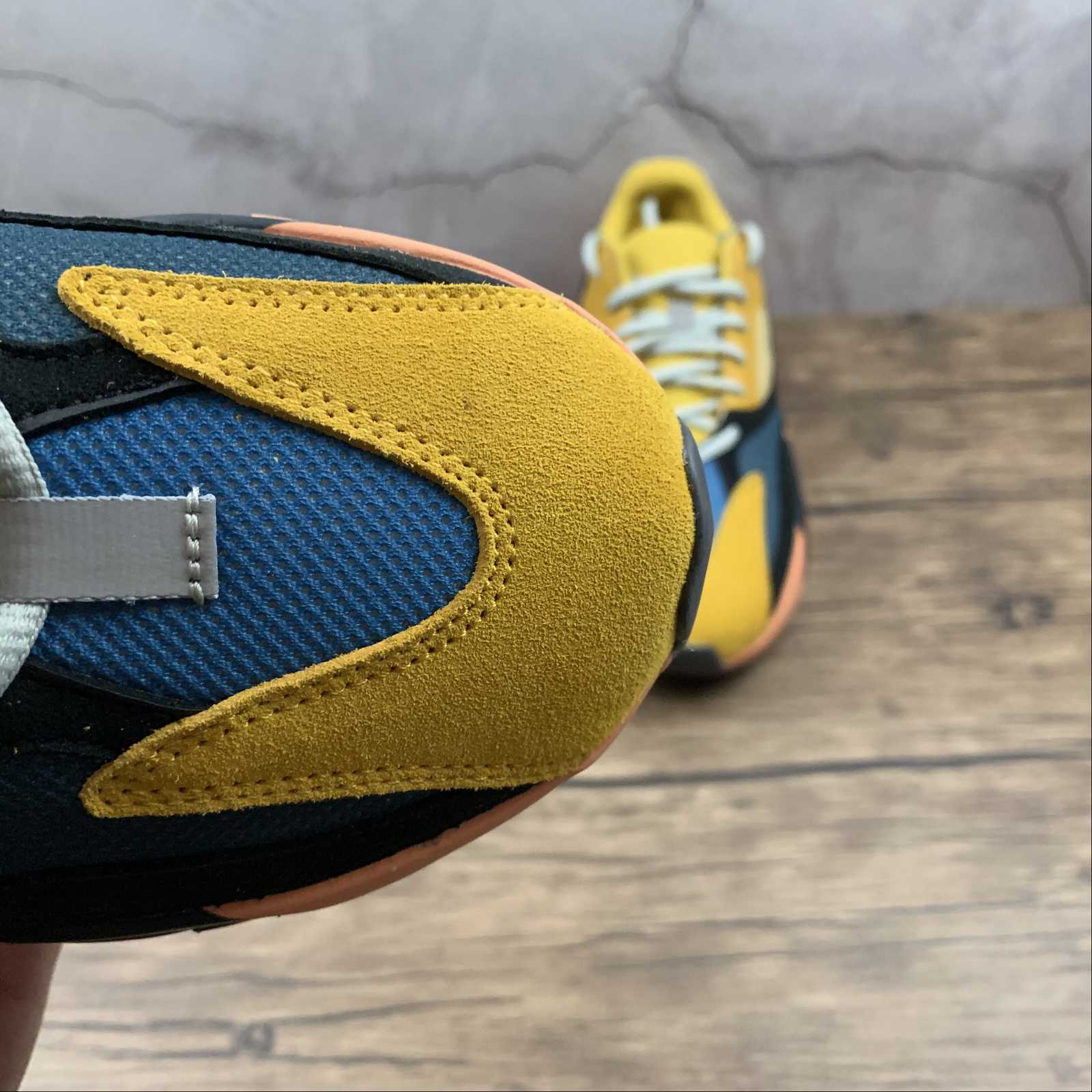 Adidas Yeezy Boost 700 "Sun" - Imagen 5
