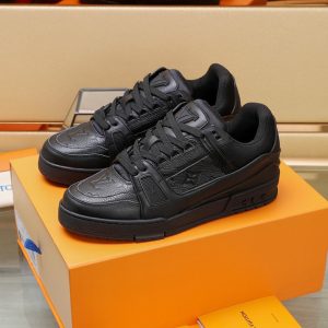Louis Vuitton Trainers negras G5