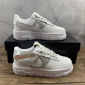 Nike WMNS Air Force 1 Pixel
