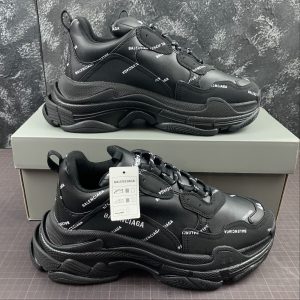 Balenciaga Triple S logotipo