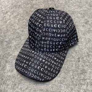 Gorra Gucci letras negro