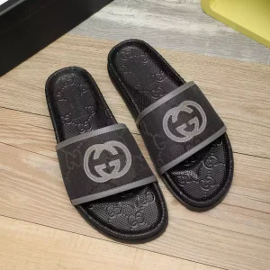 Sandalias Gucci GG negras