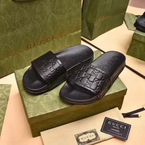 Sandalias negras Gucci GG "Demetra"