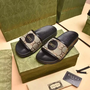 Sandalias negras/beige de Gucci