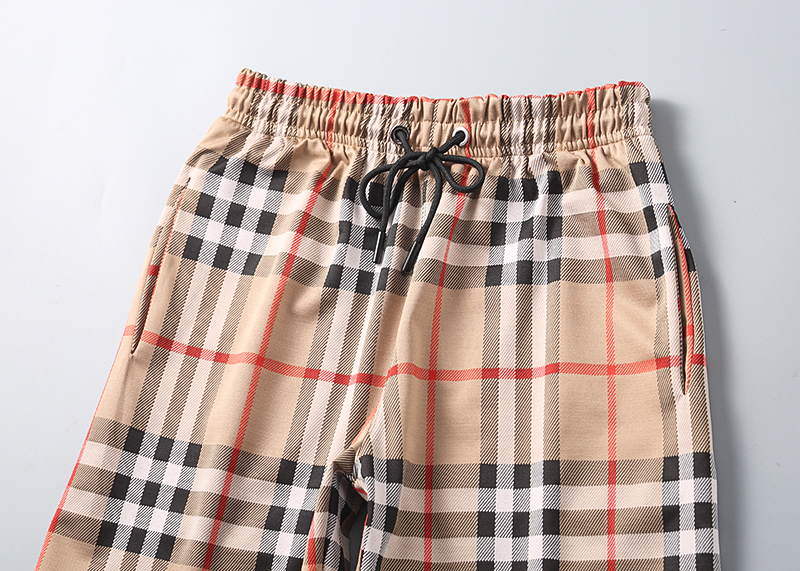 Conjunto corto beige Burberry "Check" - Imagen 3