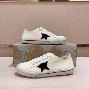 Golden Goose Deluxe Brand V-Star 2 blancas