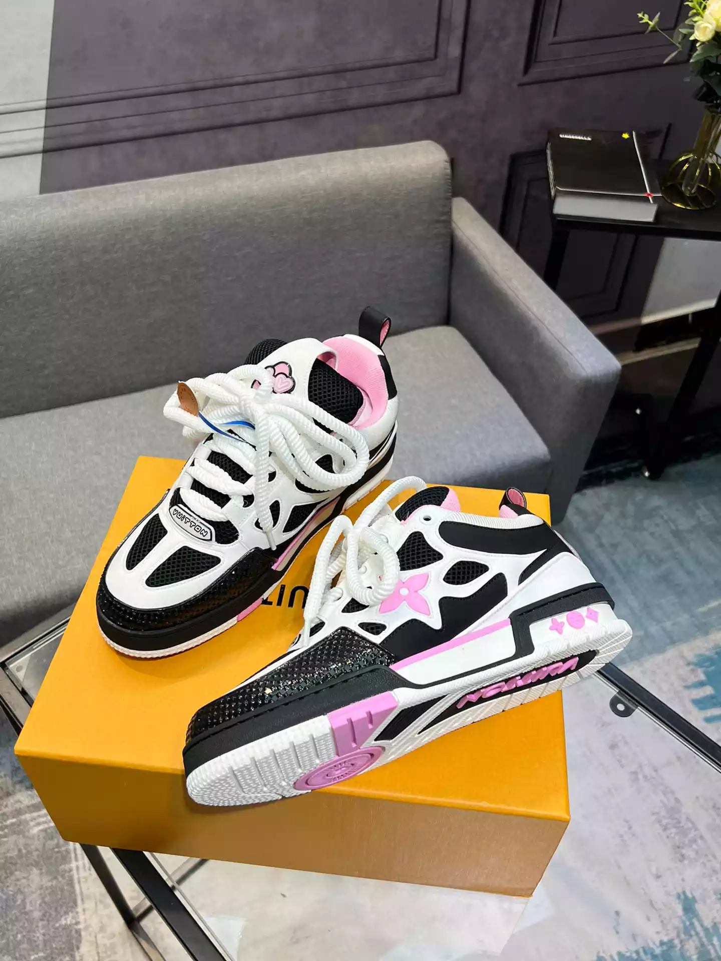 Louis Vuitton Skate rosa G5 talla 37 ENVÍO 72HORAS
