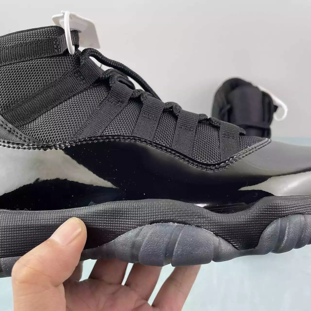 Nike Air Jordan 11 Retro negras - Imagen 3
