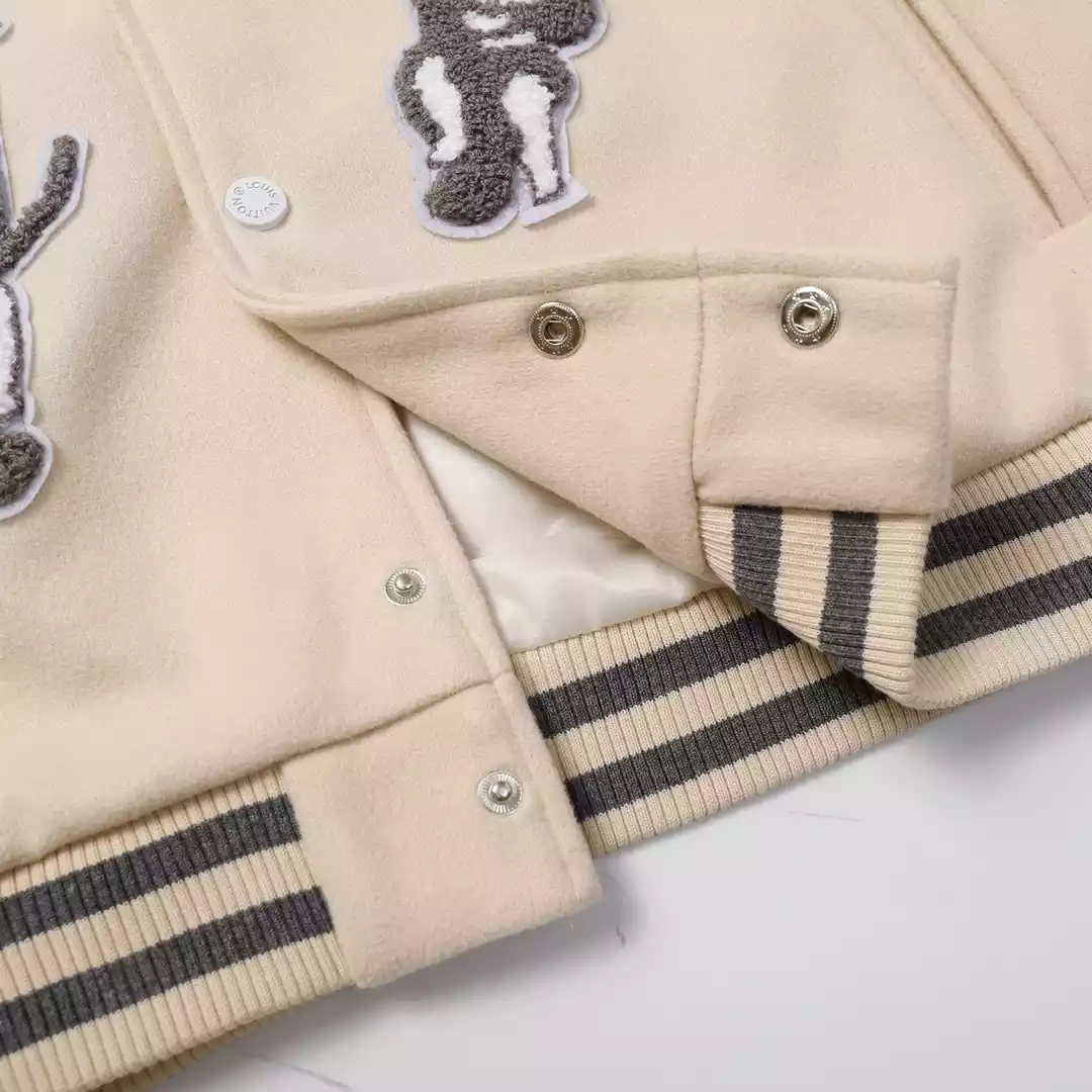 Chaqueta Bomber Louis Vuitton "Bugs Bunny Cream" G5 - Imagen 4