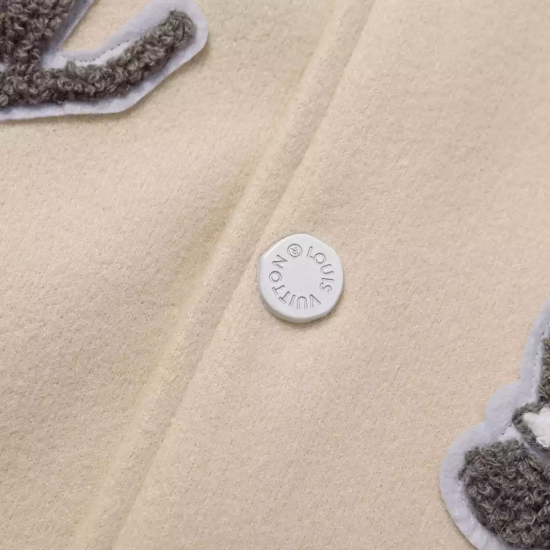 Chaqueta Bomber Louis Vuitton "Bugs Bunny Cream" G5 - Imagen 6