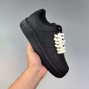 Nike Air Force 1 cordones gruesos negro blanco