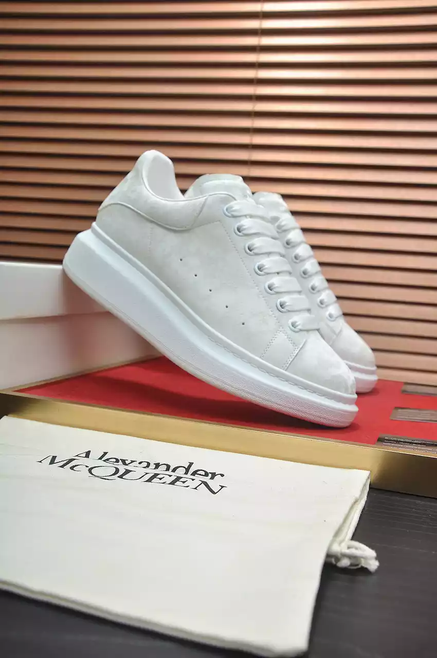 Alexander McQueen "White" - Imagen 2