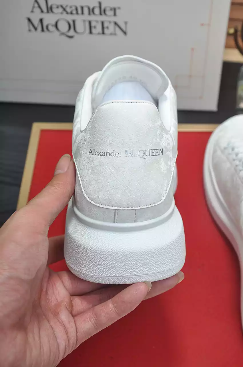 Alexander McQueen "White" - Imagen 3