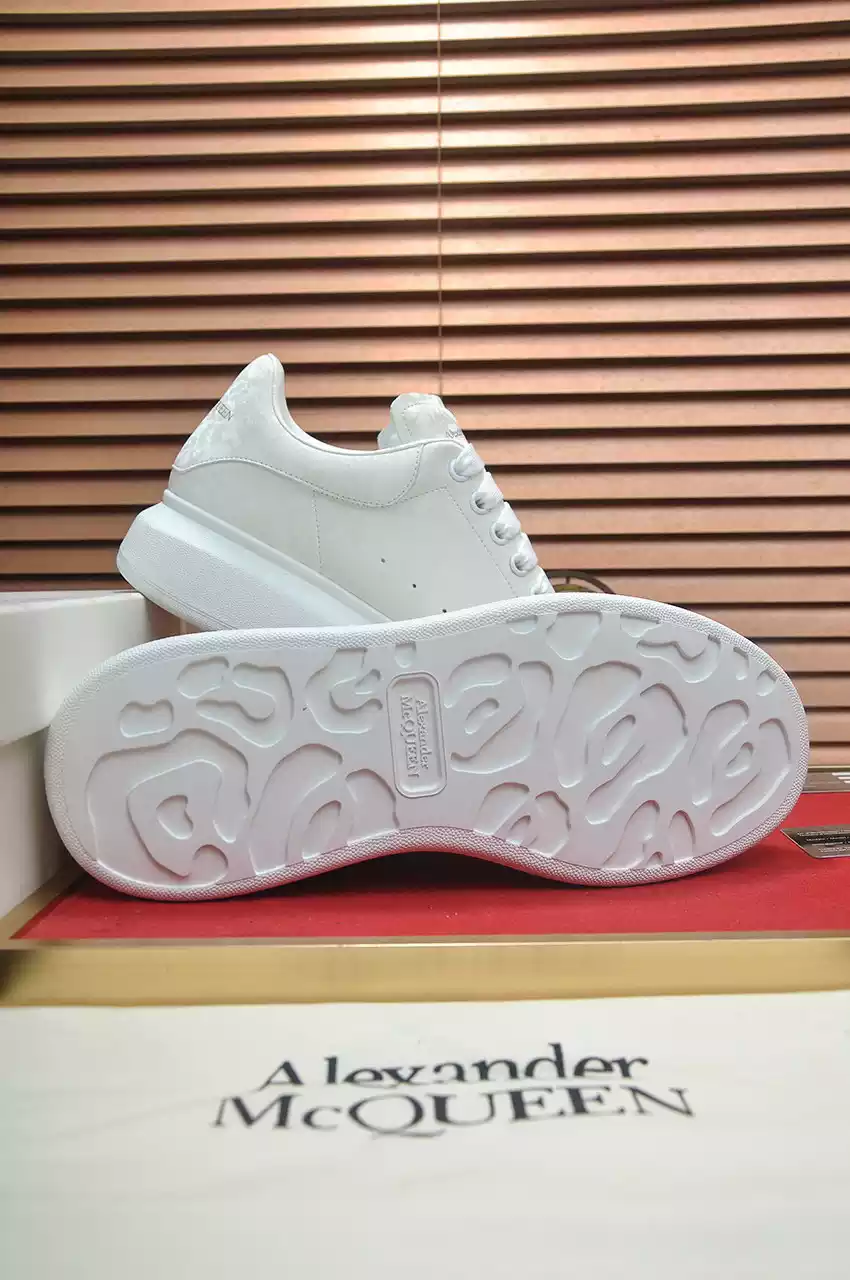 Alexander McQueen "White" - Imagen 4