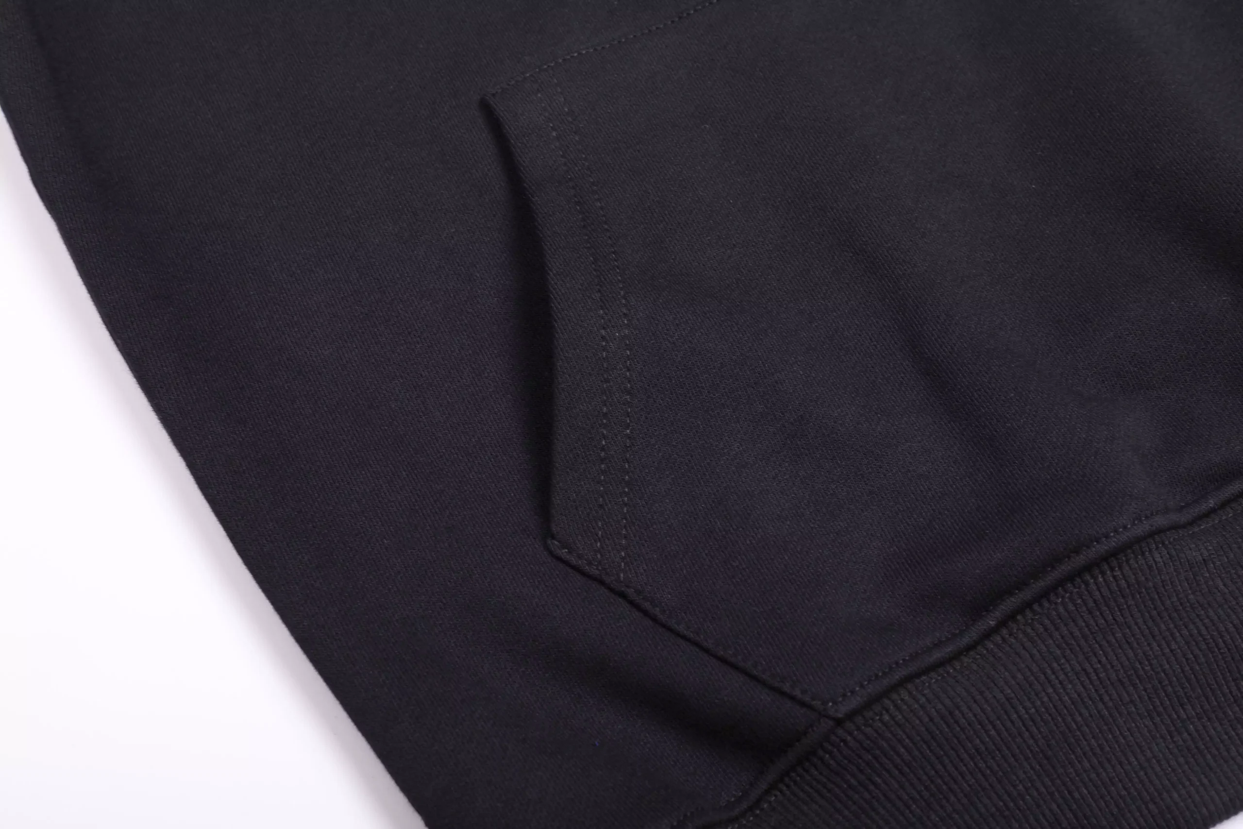 Sudadera con capucha Ami Paris negro logo rojo - Imagen 5
