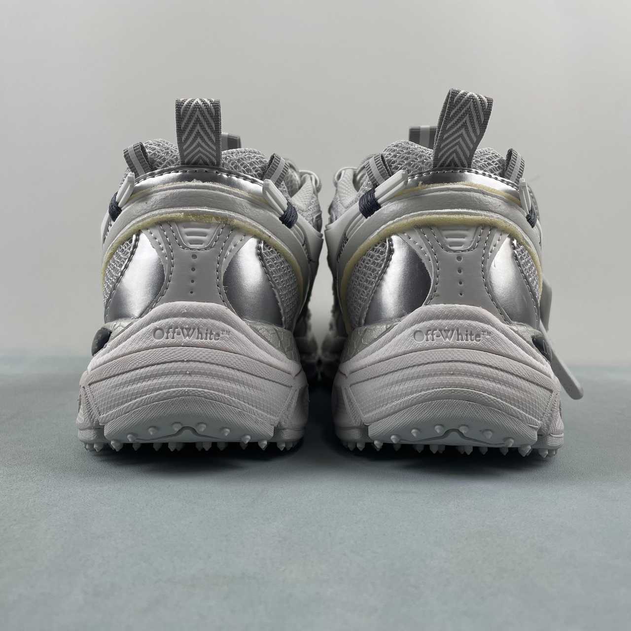 OFF-WHITE "Be Right Back" full grises - Imagen 3