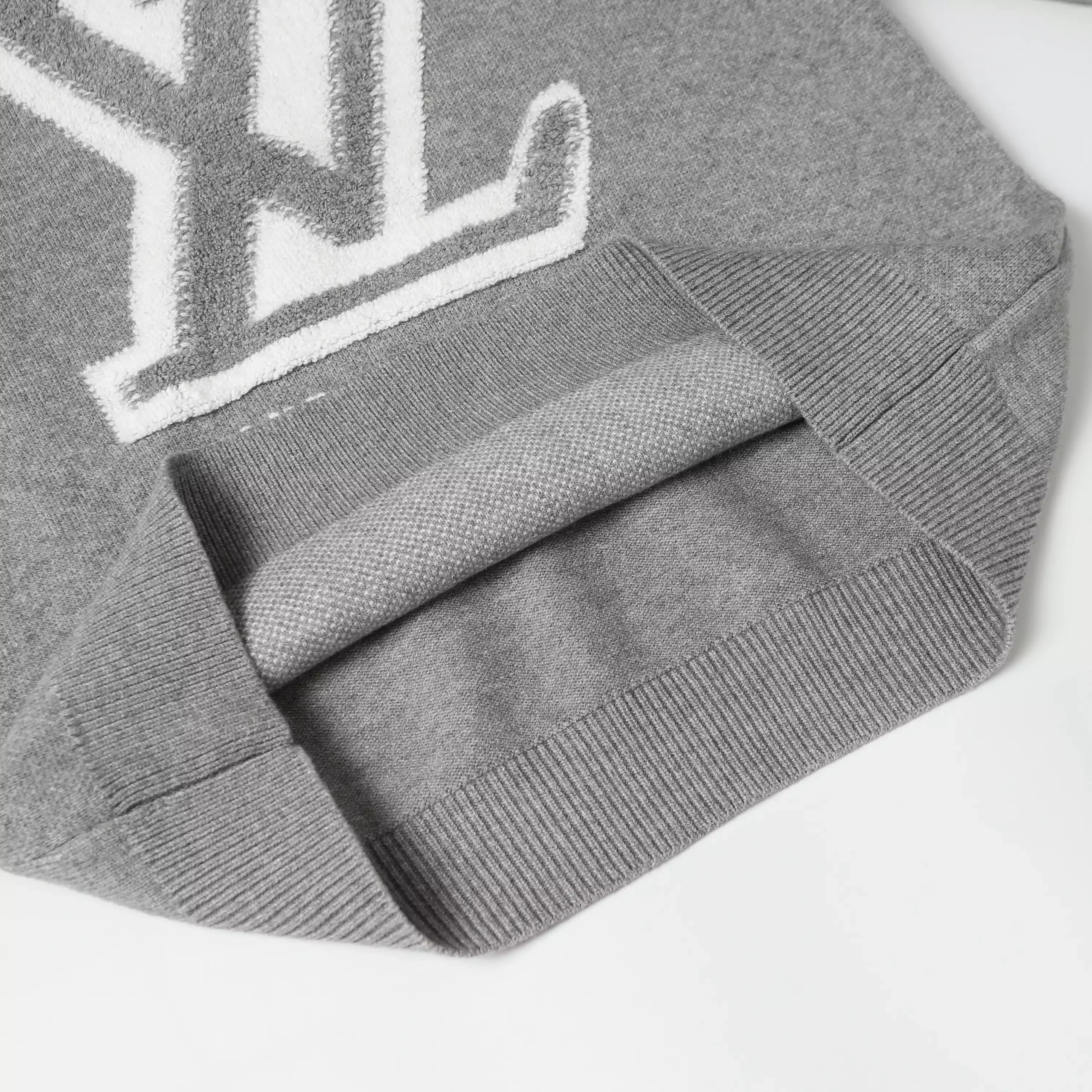 Suéter Louis Vuitton "Big Logo" gris/negro - Imagen 9