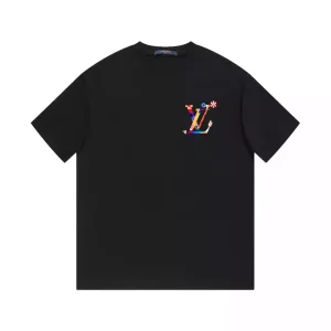 Camiseta Louis Vuitton negra logo multicolor