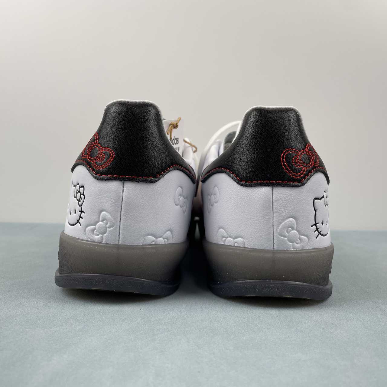 Adidas Gazelle Blanco Hello Kitty - Imagen 2