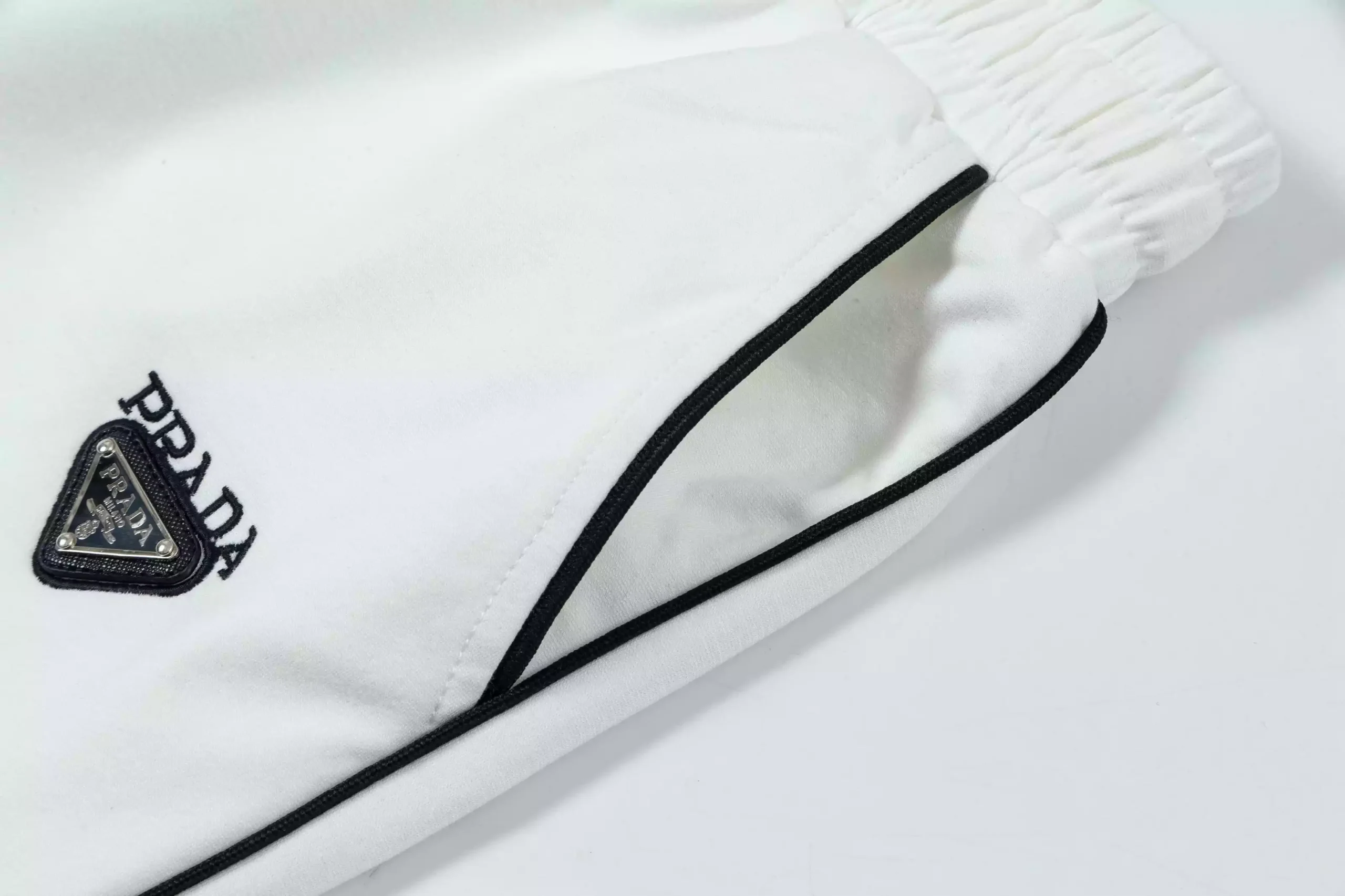 Pantalón corto Prada blanco - Imagen 3