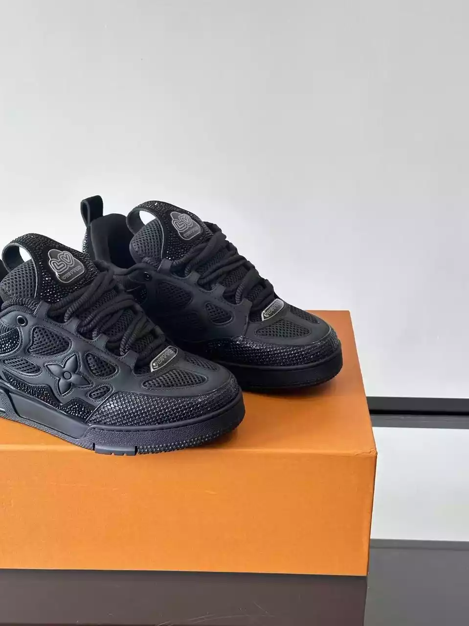 Louis Vuitton Skate "Black Pearls" G5 talla 42 (ENVÍO 72 HORAS) - Imagen 4