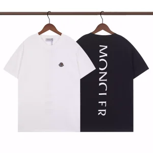 Camiseta Moncler letras atras