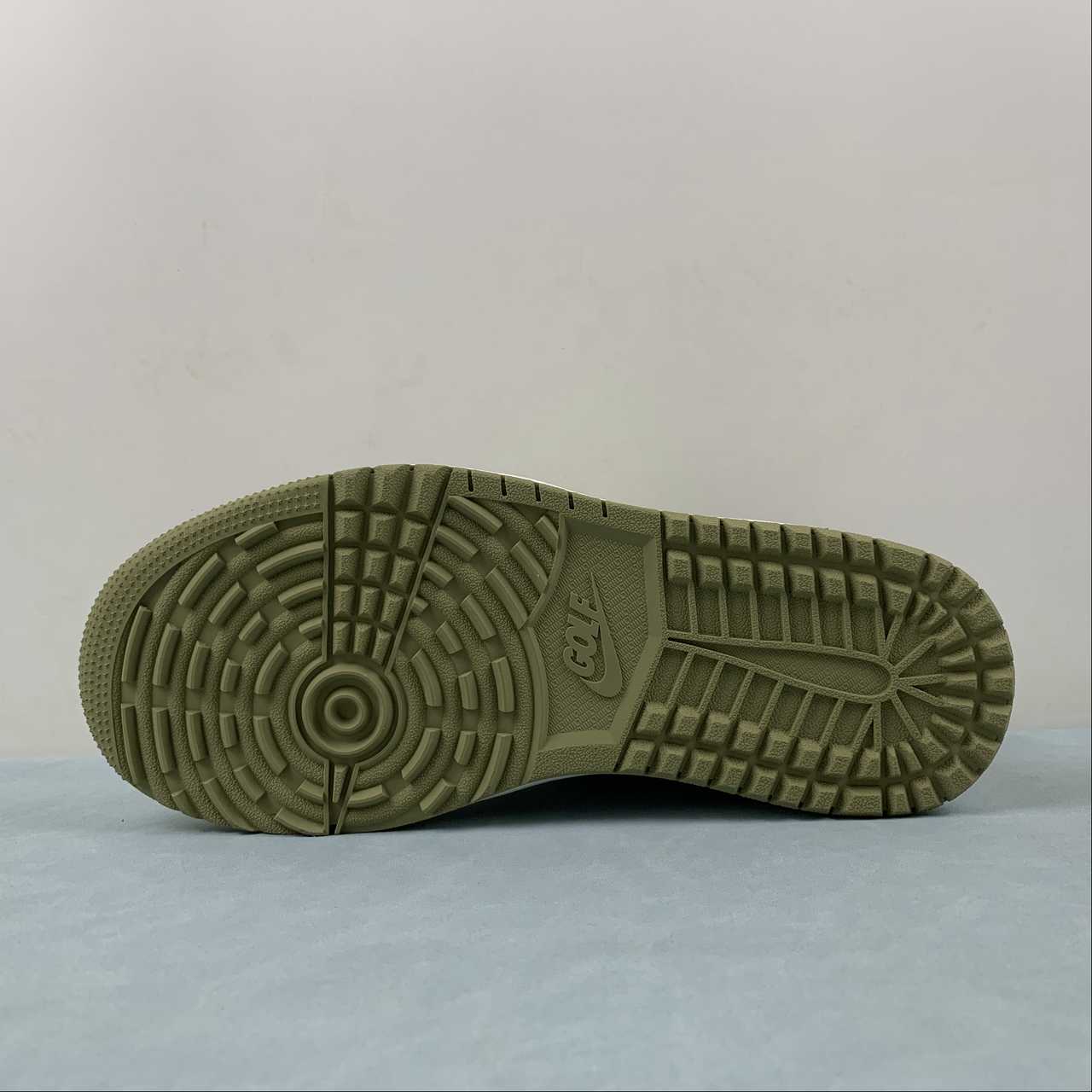 Air Jordan 1 Retro Low x Travis Scott / Medium Olive - Imagen 6