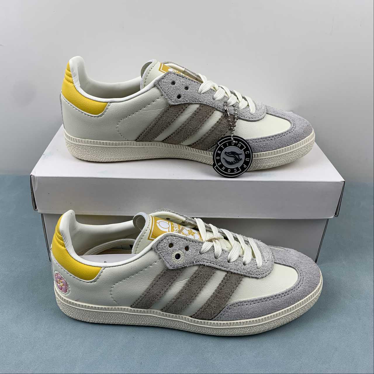 Adidas Samba blanco grisáceo