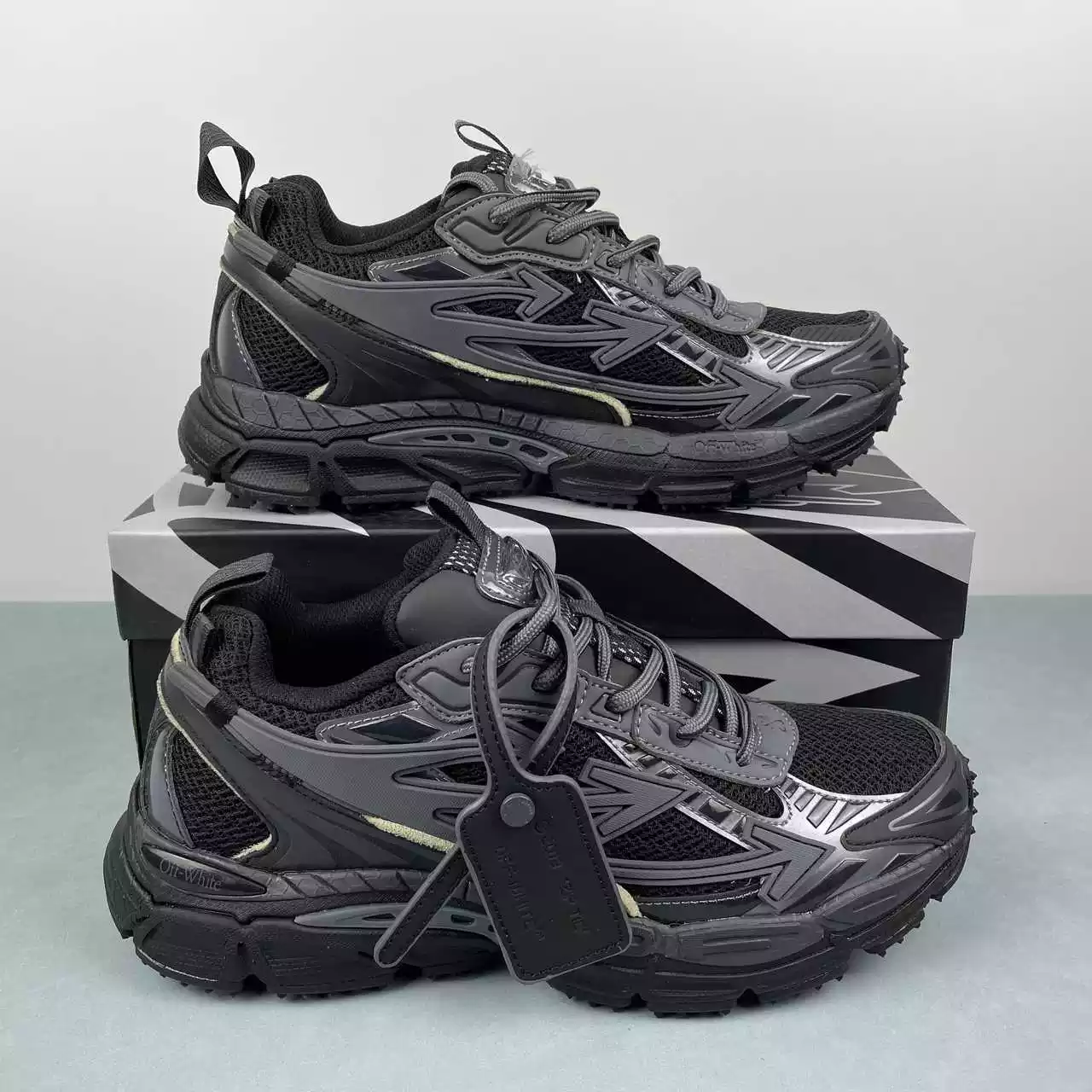 Off-White Be Right Back negro