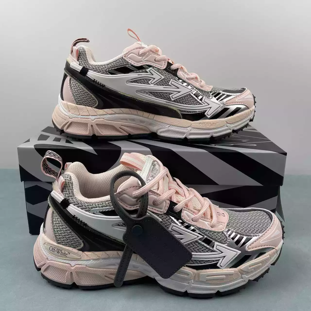 Off-White Be Right Back beige