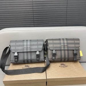Bandolera Burberry con rallas