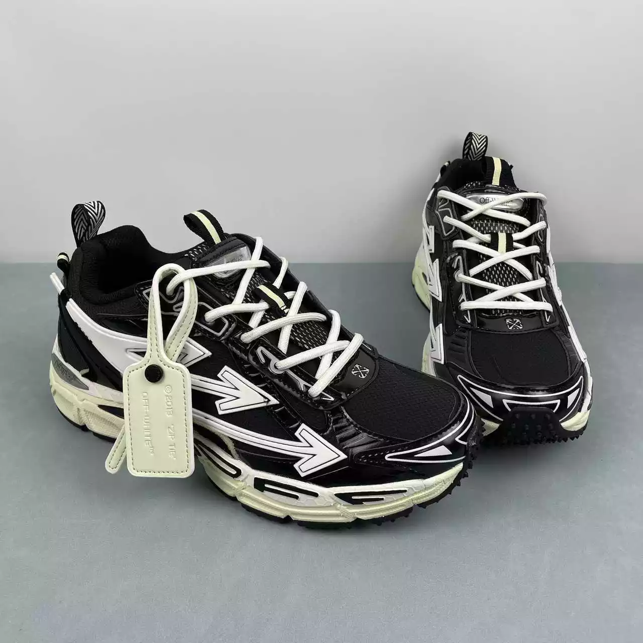 OFF-WHITE Be Right Back Shadow Milk - Imagen 2