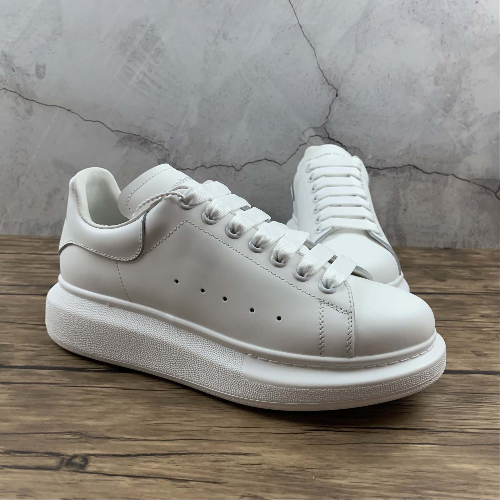 Alexander McQueen Oversize Total White - Imagen 3