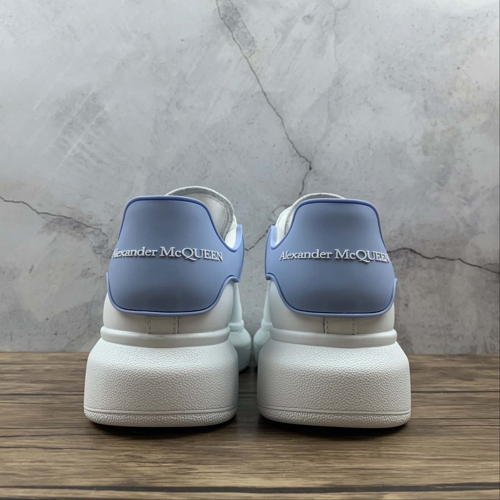 Alexander McQueen Oversize White and Blue - Imagen 4