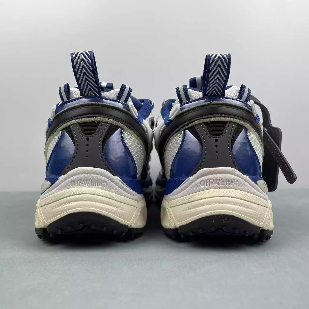 OFF-WHITE Be Right Back Blue District - Imagen 7