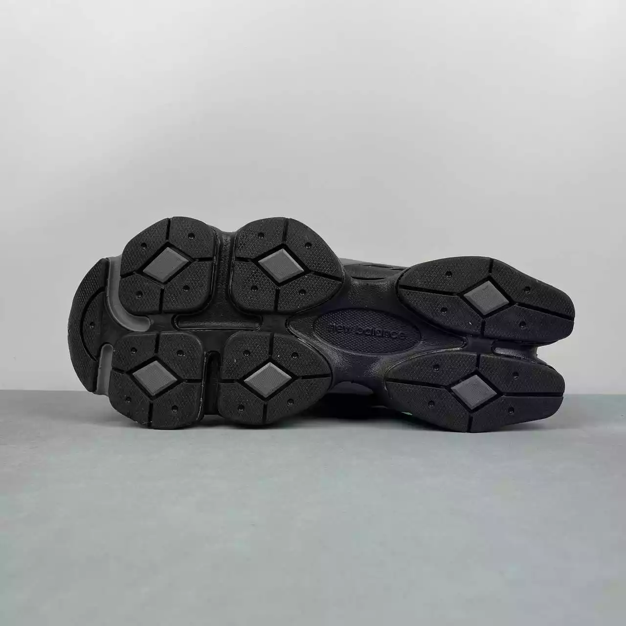 New Balance 9060 Abzorb negras detalle amarillo - Imagen 8