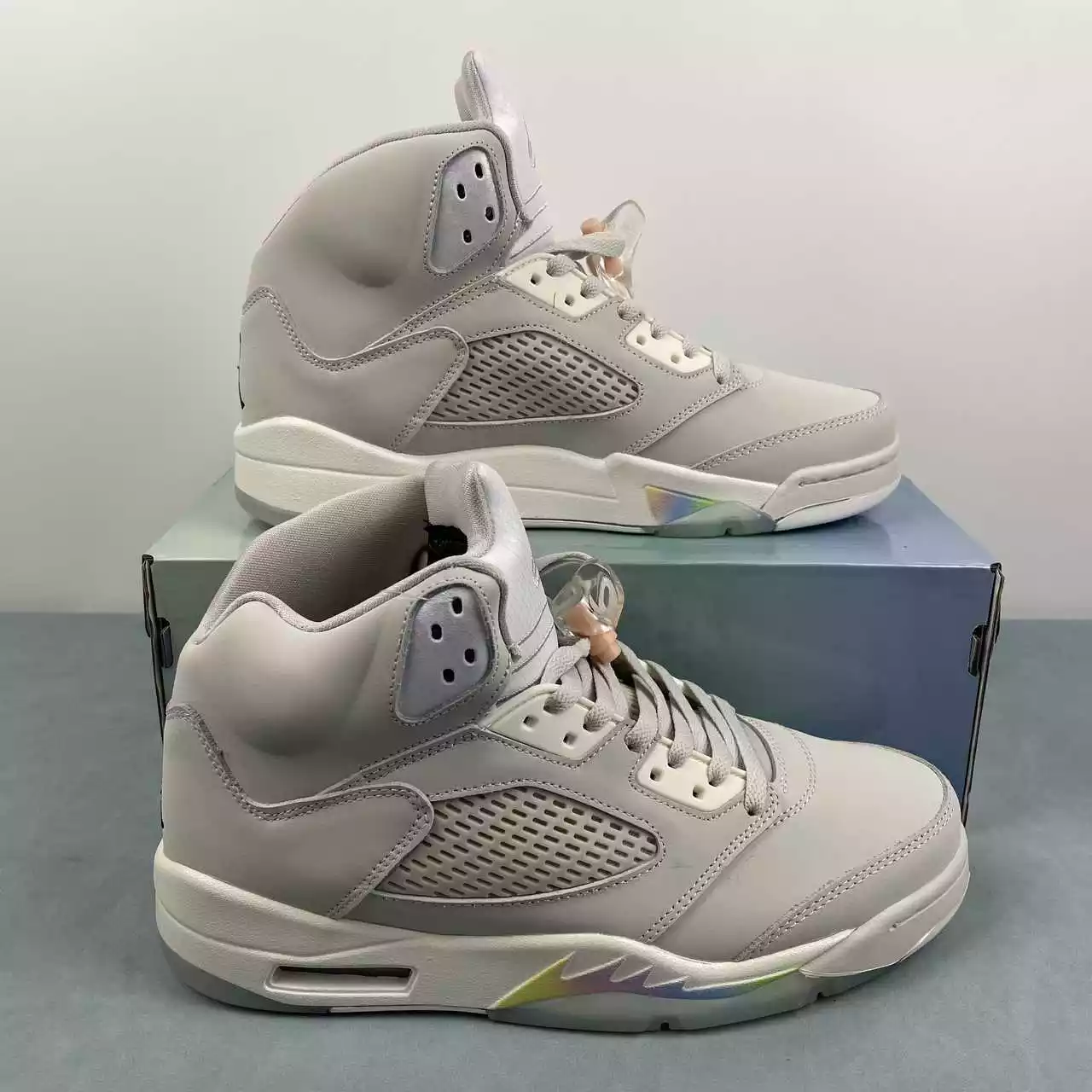 Nike Air Jordan 5 Retro grey