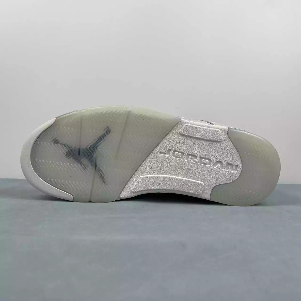 Nike Air Jordan 5 Retro grey - Imagen 4