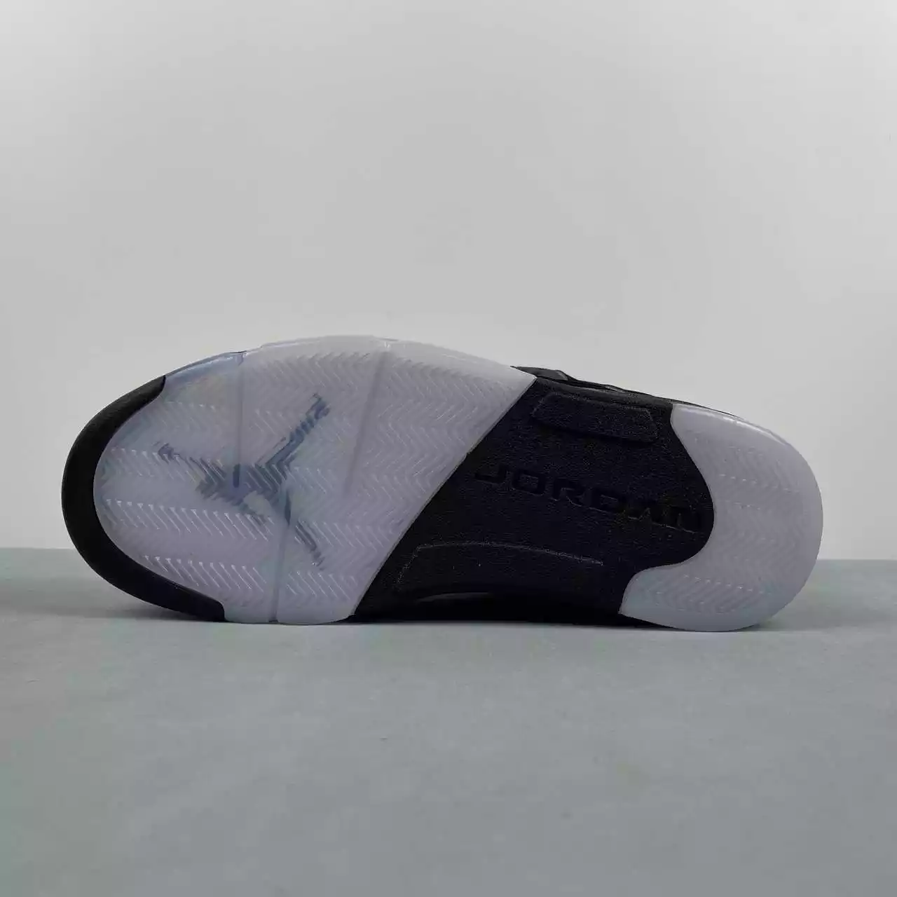 Nike Air Jordan 5 Retro Black Metallic - Imagen 4