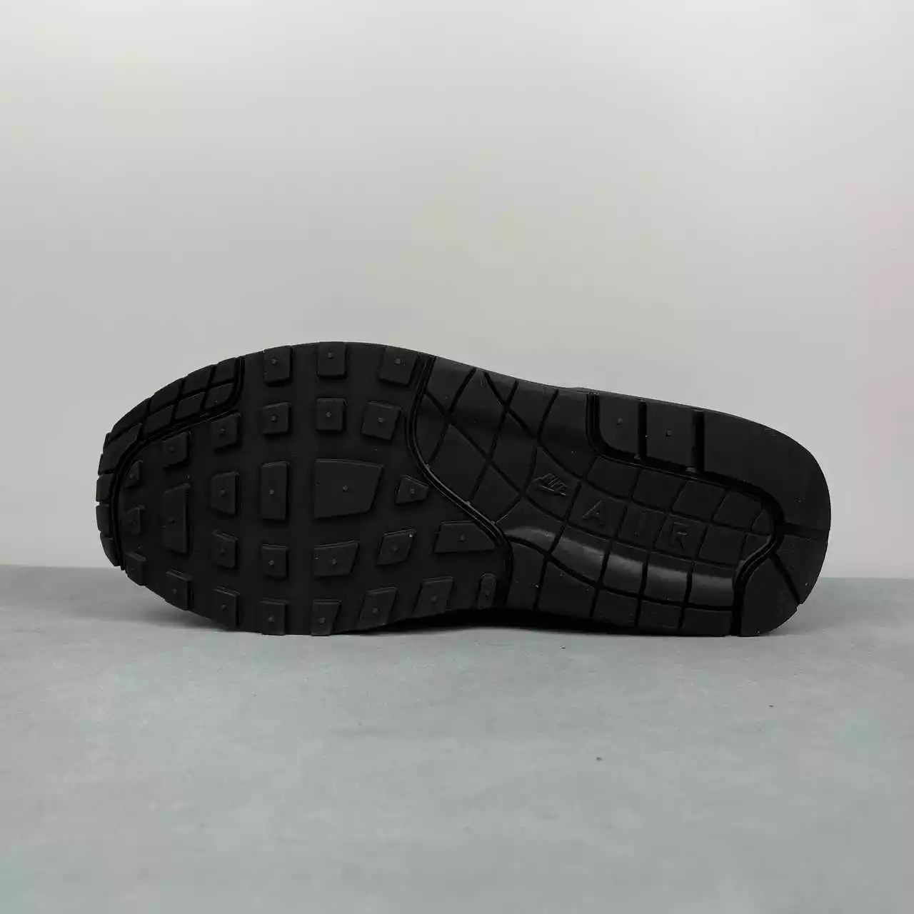 Nike Air Max 1 dark - Imagen 4