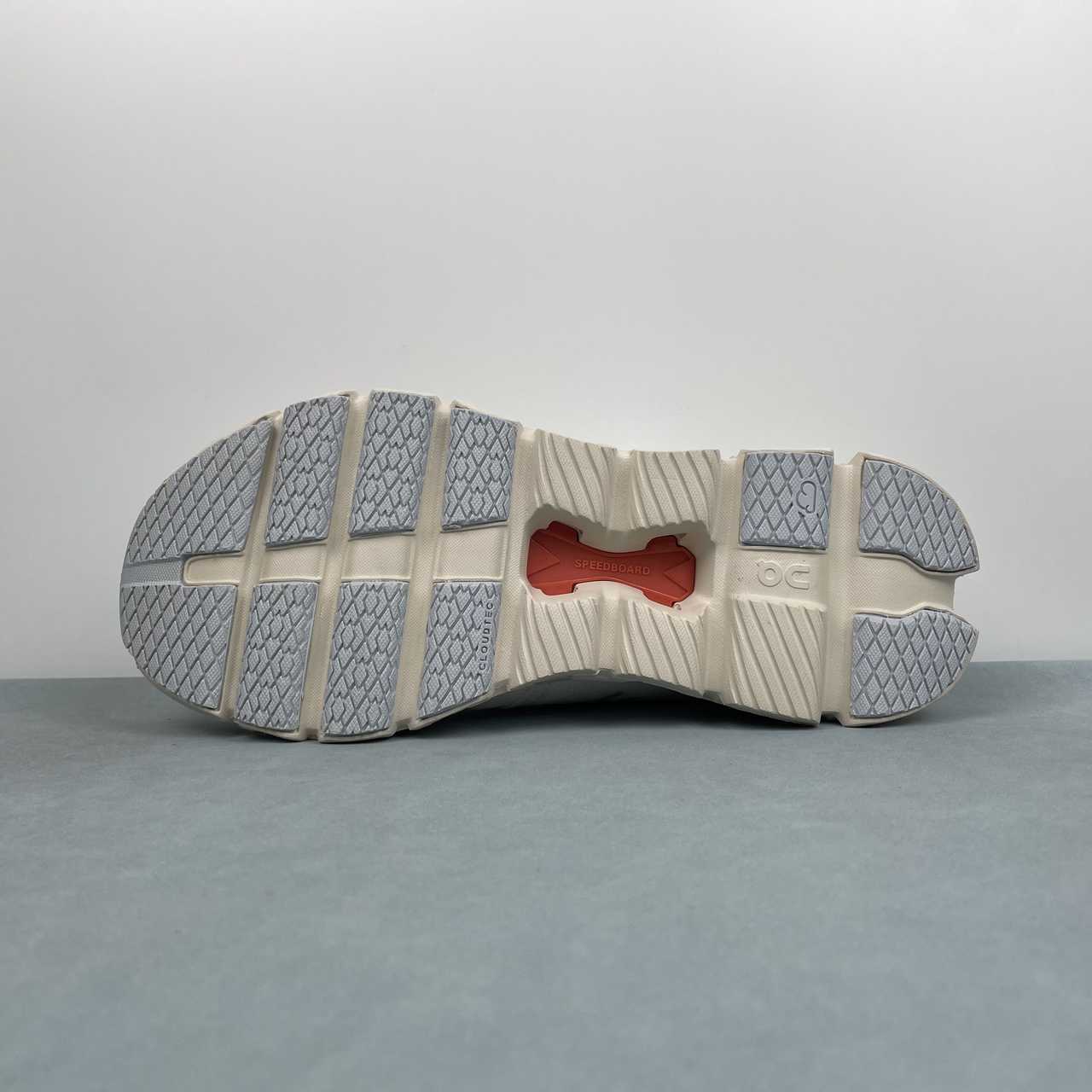 On Cloud X 4 white orange - Imagen 4
