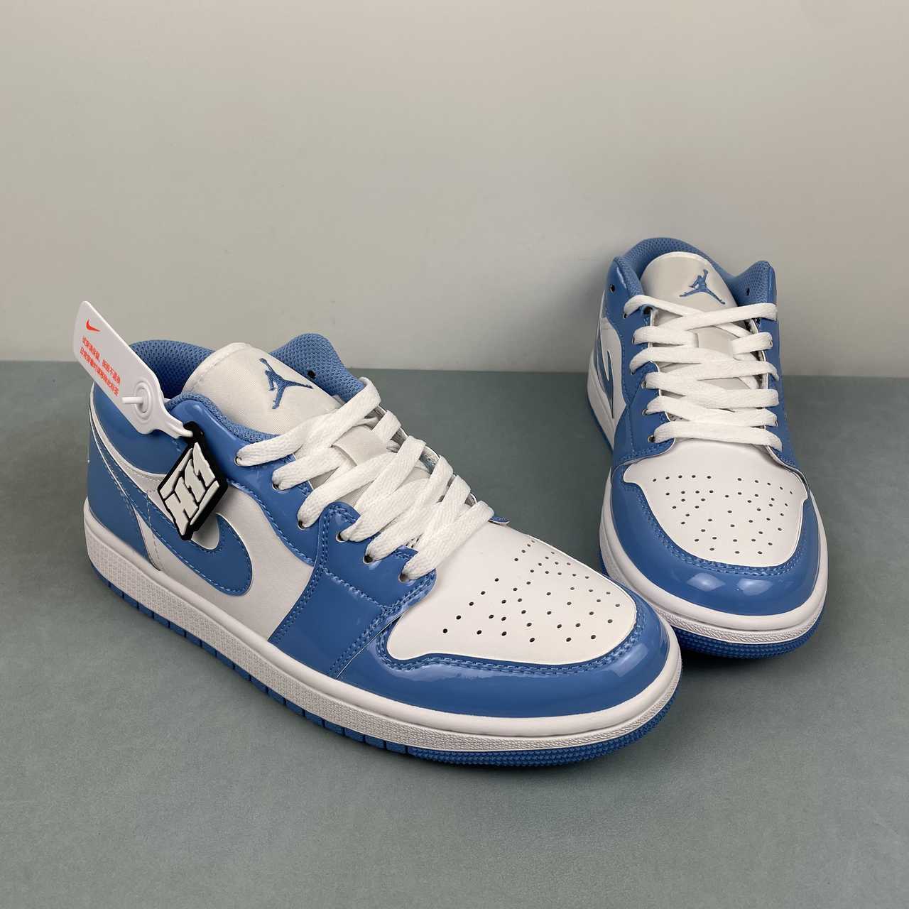 Nike Air Jordan 1 Low UNC Azul Celeste y Blanco - Imagen 2