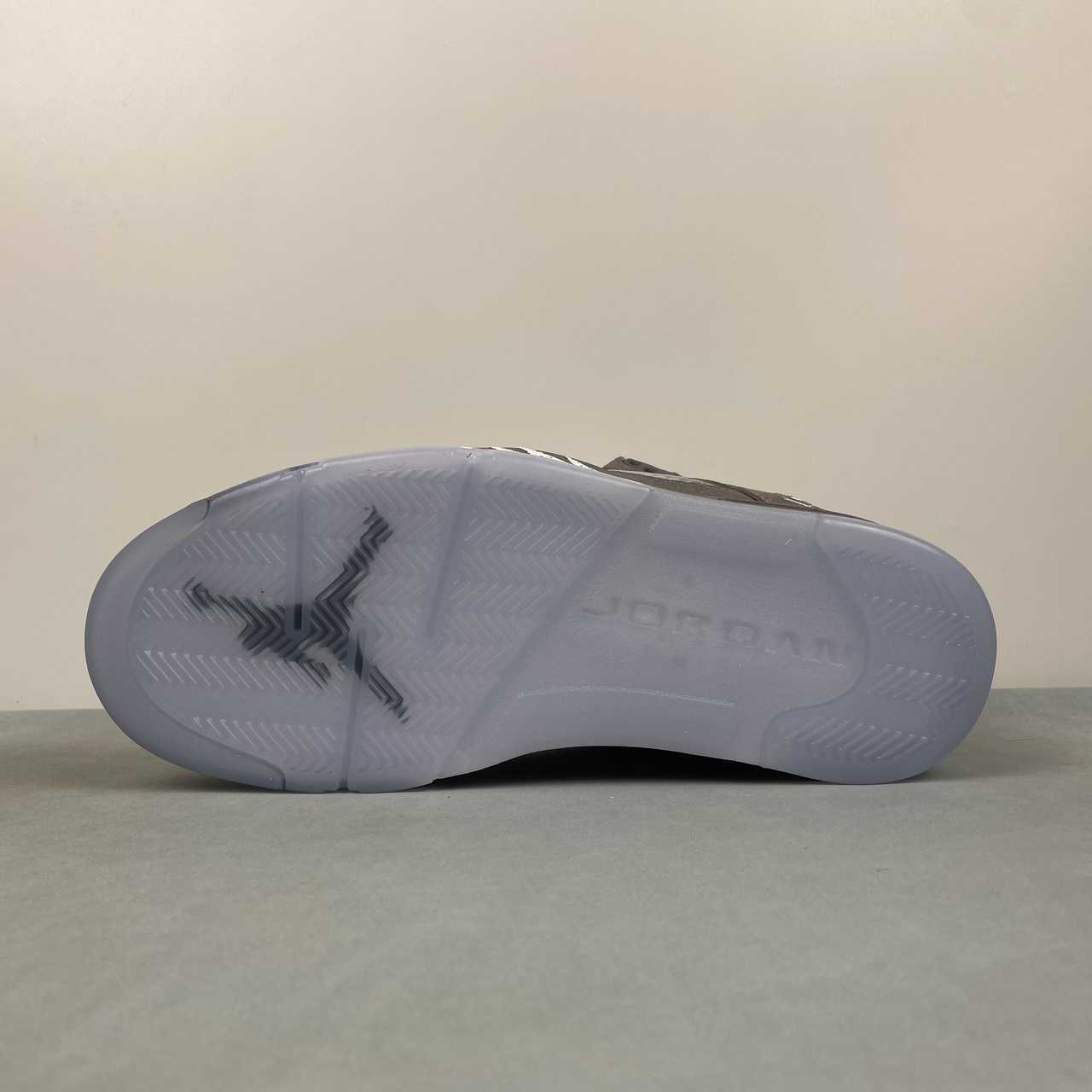 Nike Air Jordan 5 Retro Wolf Grey - Imagen 4