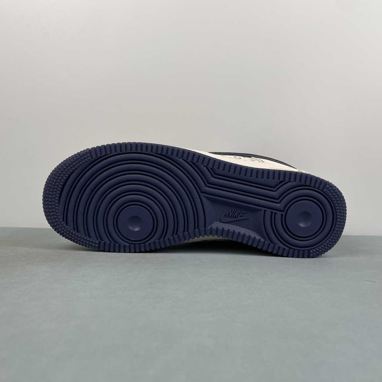 Louis Vuitton x Nike Air Force 1 Low White & Navy - Imagen 4