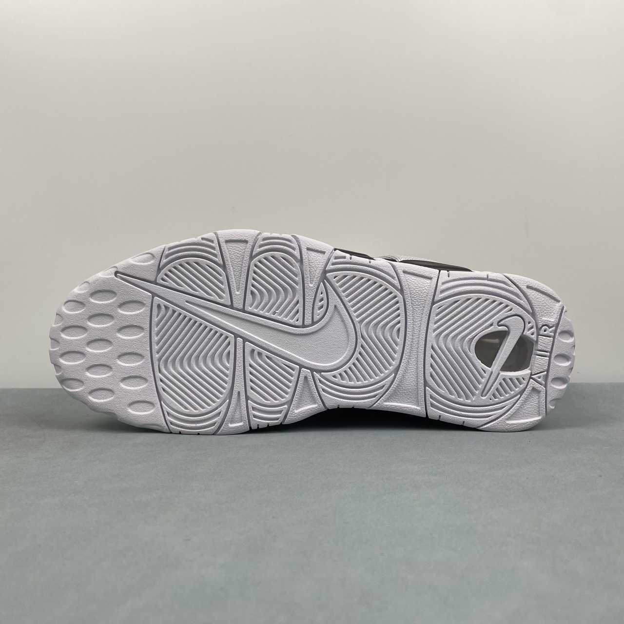 Nike Air More Uptempo White & Black - Imagen 4